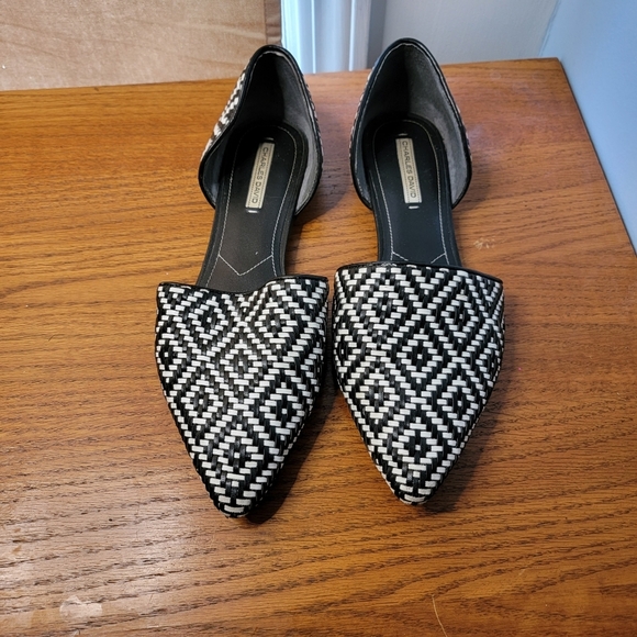 Charles David, pointy toe flat, Size 8 1/2 - Picture 1 of 3